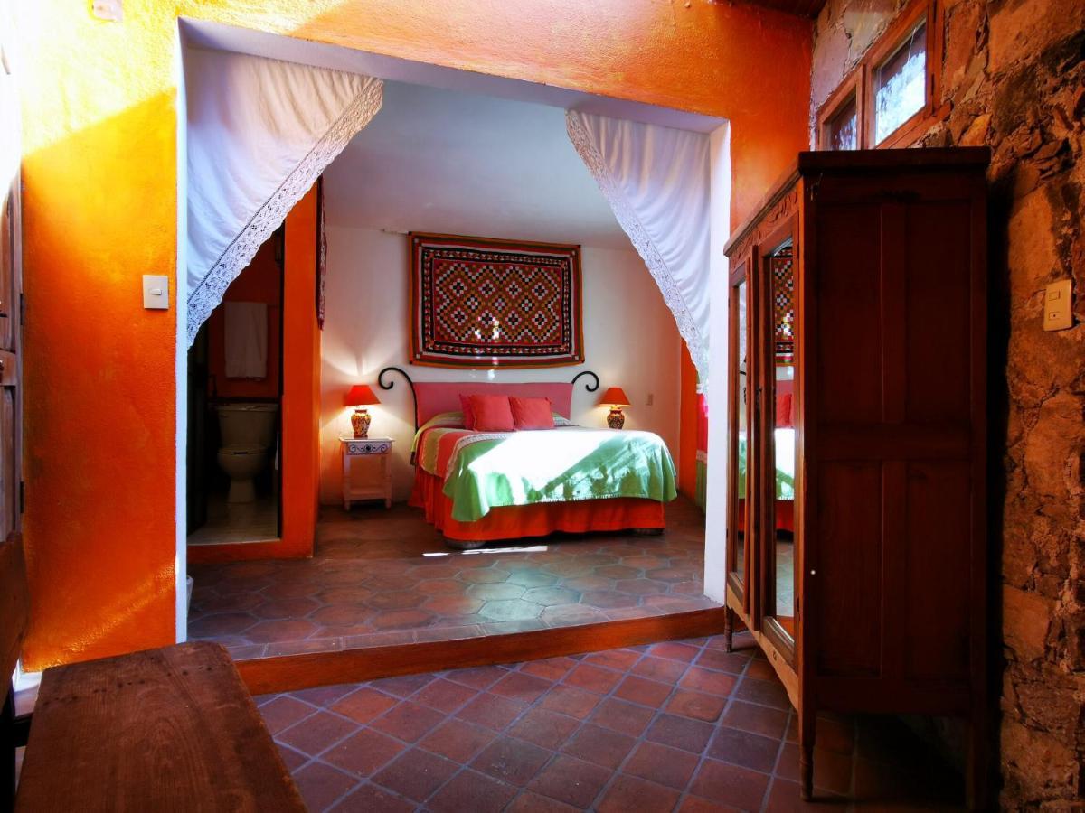 Casa De Los Espiritus Alegres By Rotamundos Guanajuato Room photo